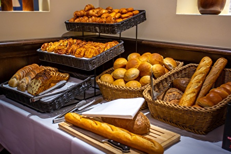 buffet met keuze uit verschillende soorten boord